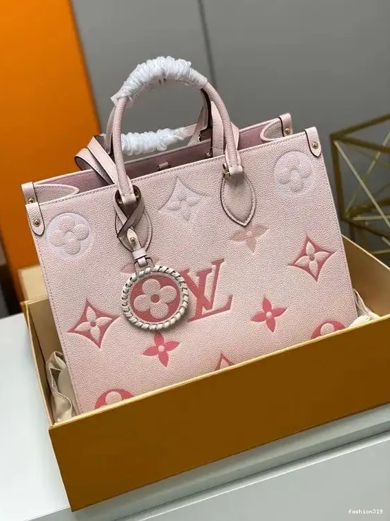VUITTON LOUIS MM ONTHEGO 0427